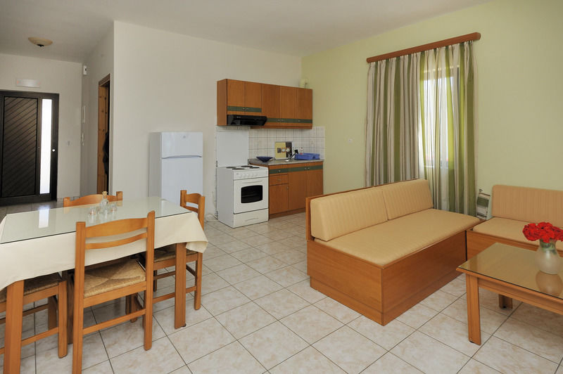Nanakis Beach Apartments Ставрос Экстерьер фото